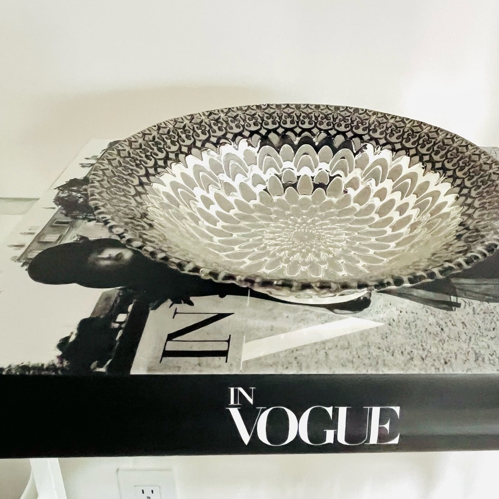 Decorative silver tone metallic bowl - Picture 2 of 12